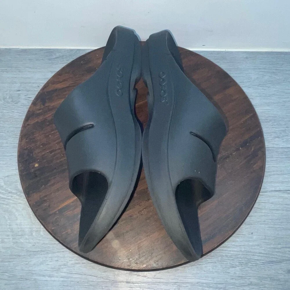 Oofos Ooahh Sandals Men’s 10 Women’s 12 Black Recovery Slip On Comfort Slides